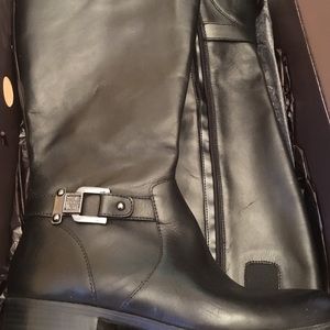 Anne Klein size 9 wide calf boot